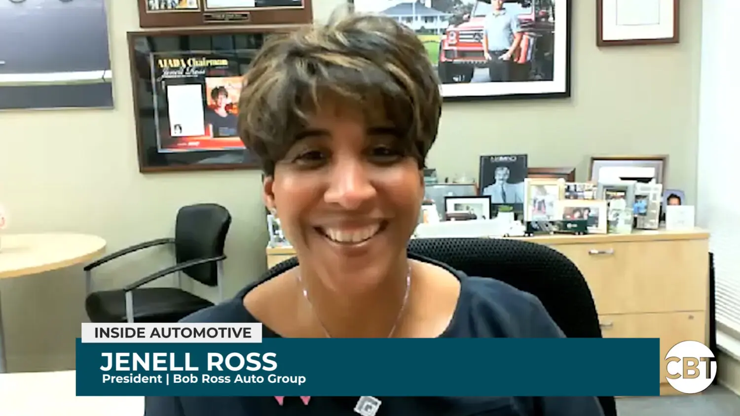 female dealer, Ross