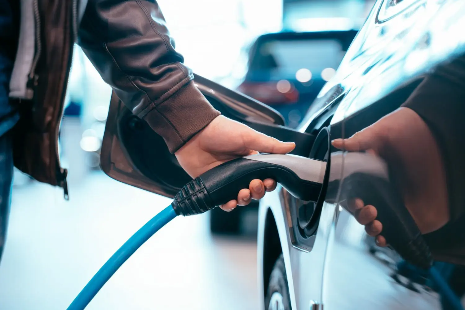 Your dealership is or will become an expert on electric vehicles. Take advantage of this mastery by promoting what you know.Â