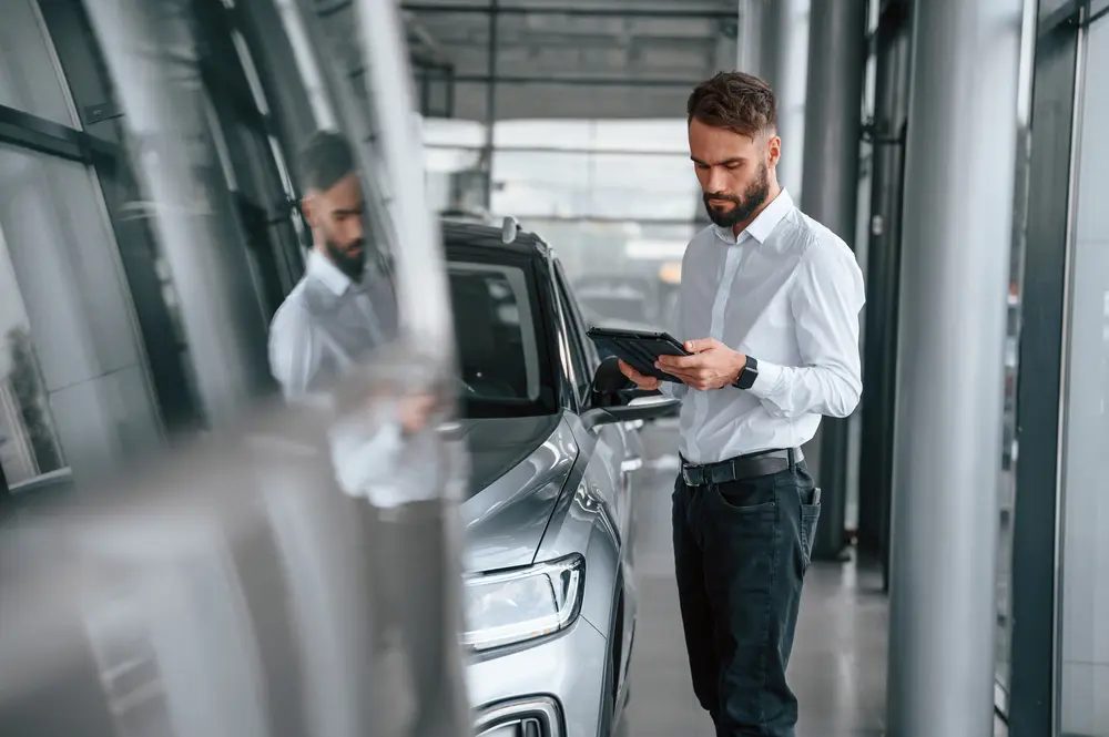 Illinois lawmakers have passed an amendment to the state's vehicle code allowing car dealers to sell and deliver vehicles online.