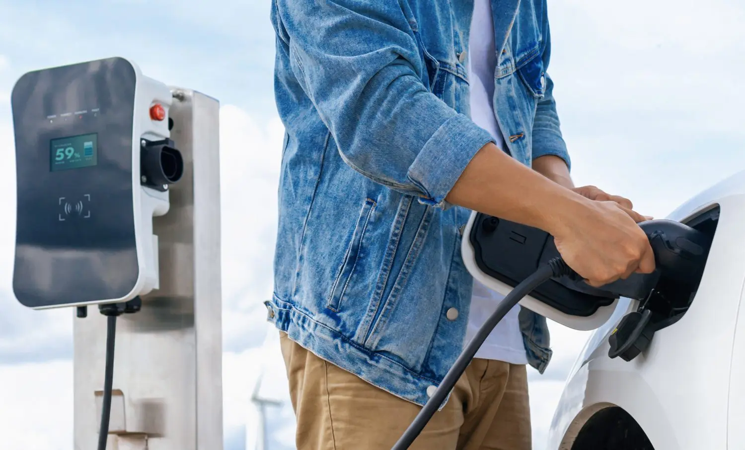 Since 2020, the share of new car dealers selling electric vehicles has risen from 16.5% to 55.1%, defying market headwinds and slow demand.