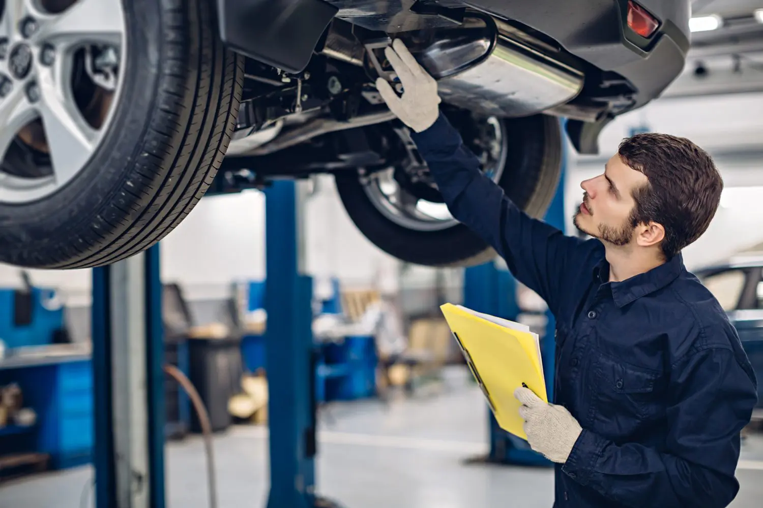 With the rise of online sales platforms and market competition, the service department offers the recurring revenue essential for growth.