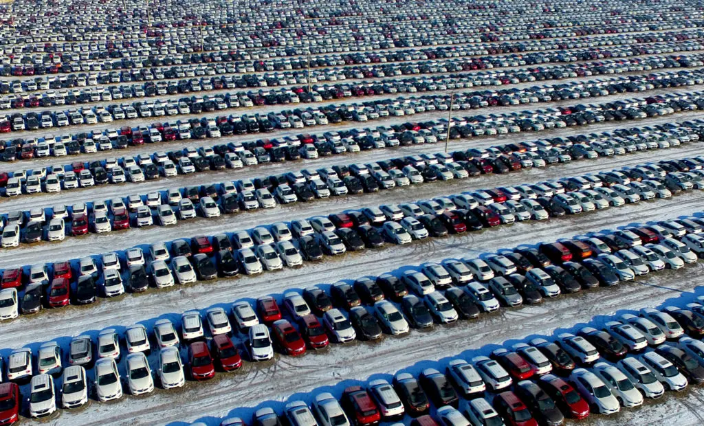 Average wholesale used vehicle values throughout January were identical to December after a year of volatility in the pre-owned market.