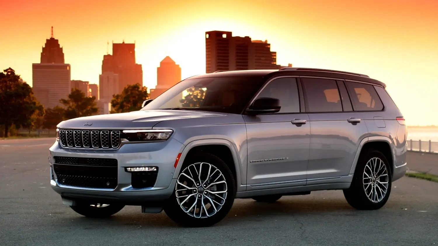 Chrysler is recalling over 330,000 Jeep Grand Cherokee models due to a critical steering issue that could lead to loss of vehicle control.