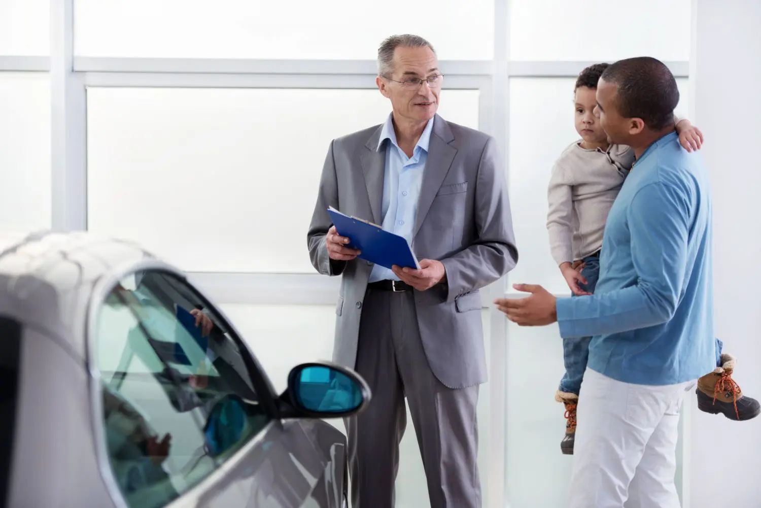 According to Edmunds, incentives are re-emerging in the auto market, but high interest rates are diminishing their appeal to car shoppers.
