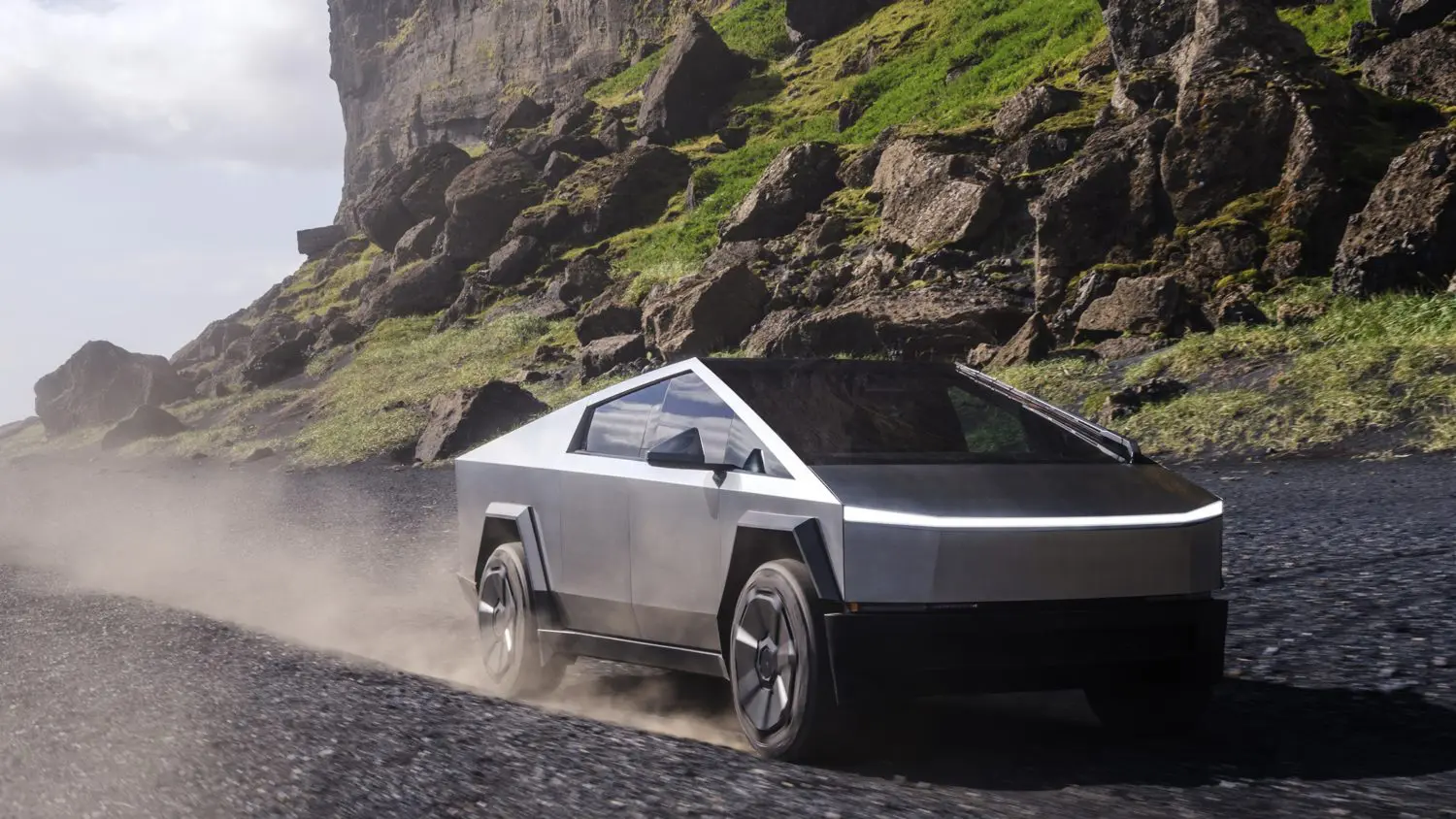 To combat diminishing sales, Tesla will offer the Cybertruck for leasing starting at $749 per month and boosting incentives.