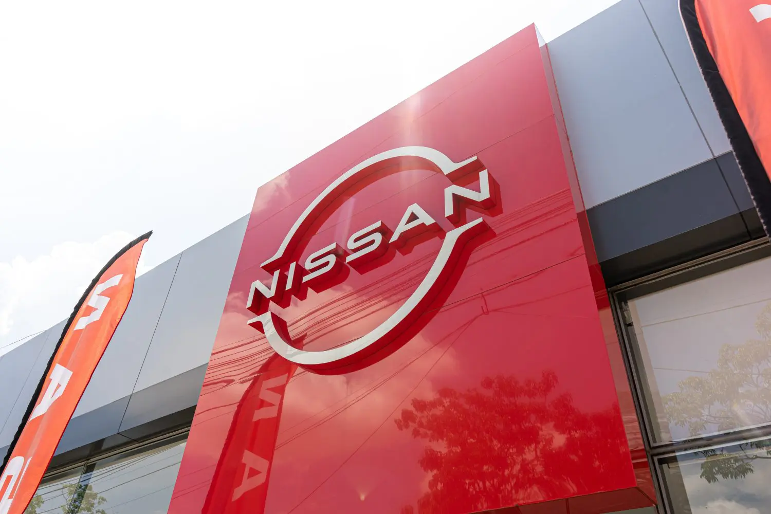 Nissan is planning to replace CEO Makoto Uchida following disappointing financial earnings and the collapse of merger talks with Honda.