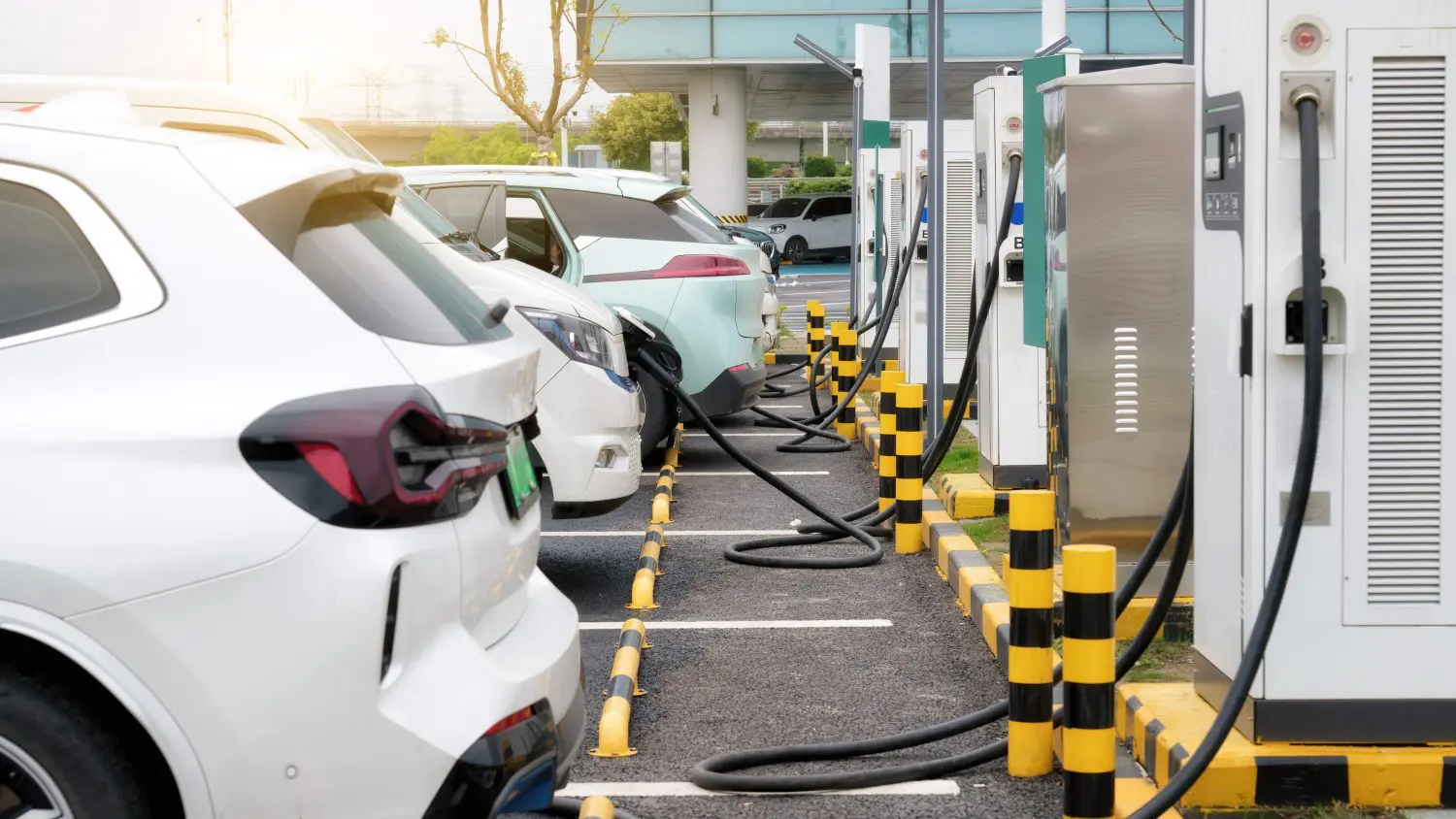 Automakers and dealers urge Congress to block California’s Advanced Clean Cars II (ACC II) mandate set to reshape U.S. auto sales by 2035.