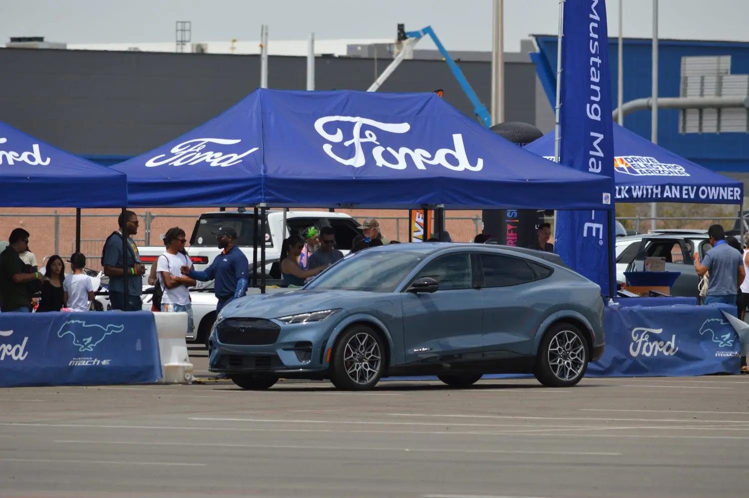 Ford has introduced BlueCruise 1.5, the newest version of its hands-free driving software, with fully automatic lane changes.