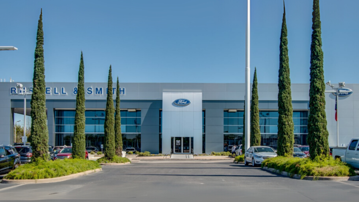 Doggett Automotive acquires Russell & Smith Ford and Honda in Houston, rebranding the dealerships under the Doggett name.