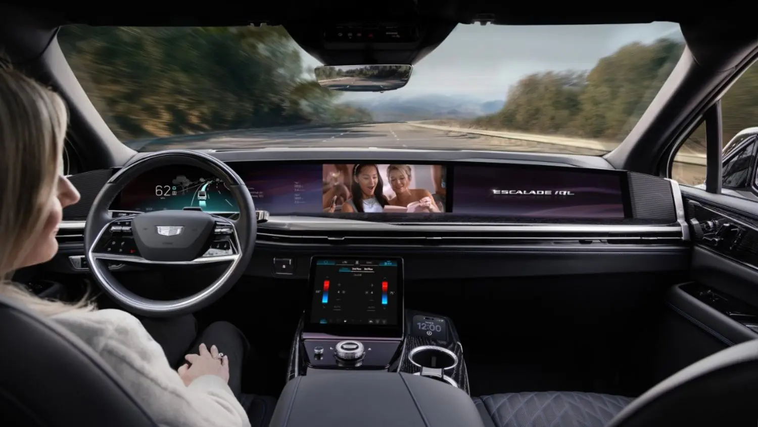 GM plans eyes-off driving, conversational AI, and centralized computing in vehicles by 2028 to enhance smart mobility.