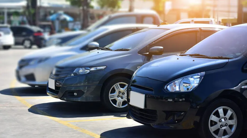 Used-vehicle inventory hits a 2025 high as demand stays strong, prices dip, and Ford, Toyota, Honda lead sales.