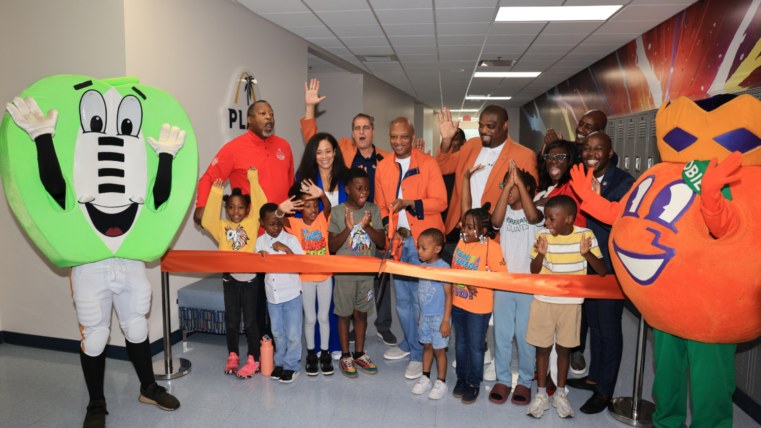 AutoNation and Orange Bowl Committee Unveil New $600,000 STEAM Center in Miami Gardens