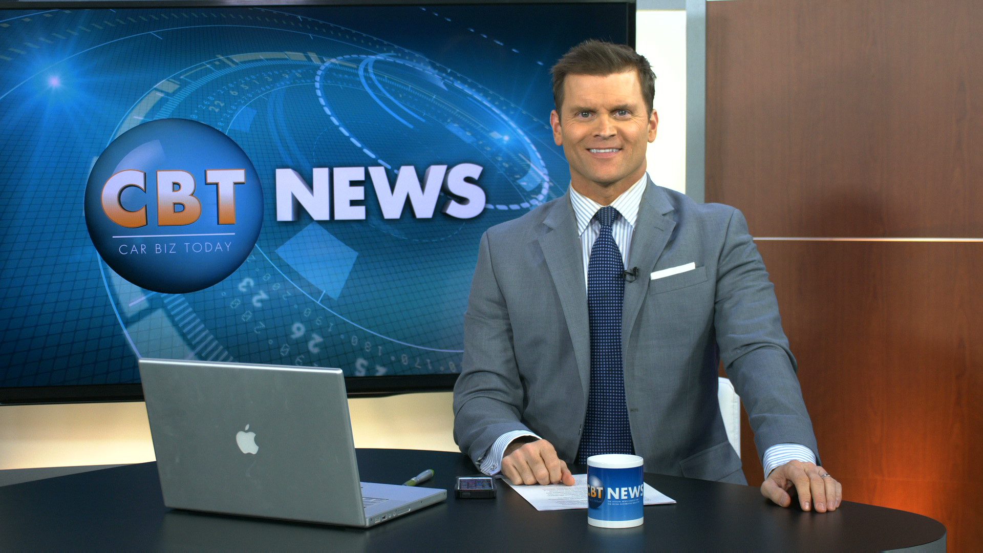 Daily Newscast: Consumers vs Sales People