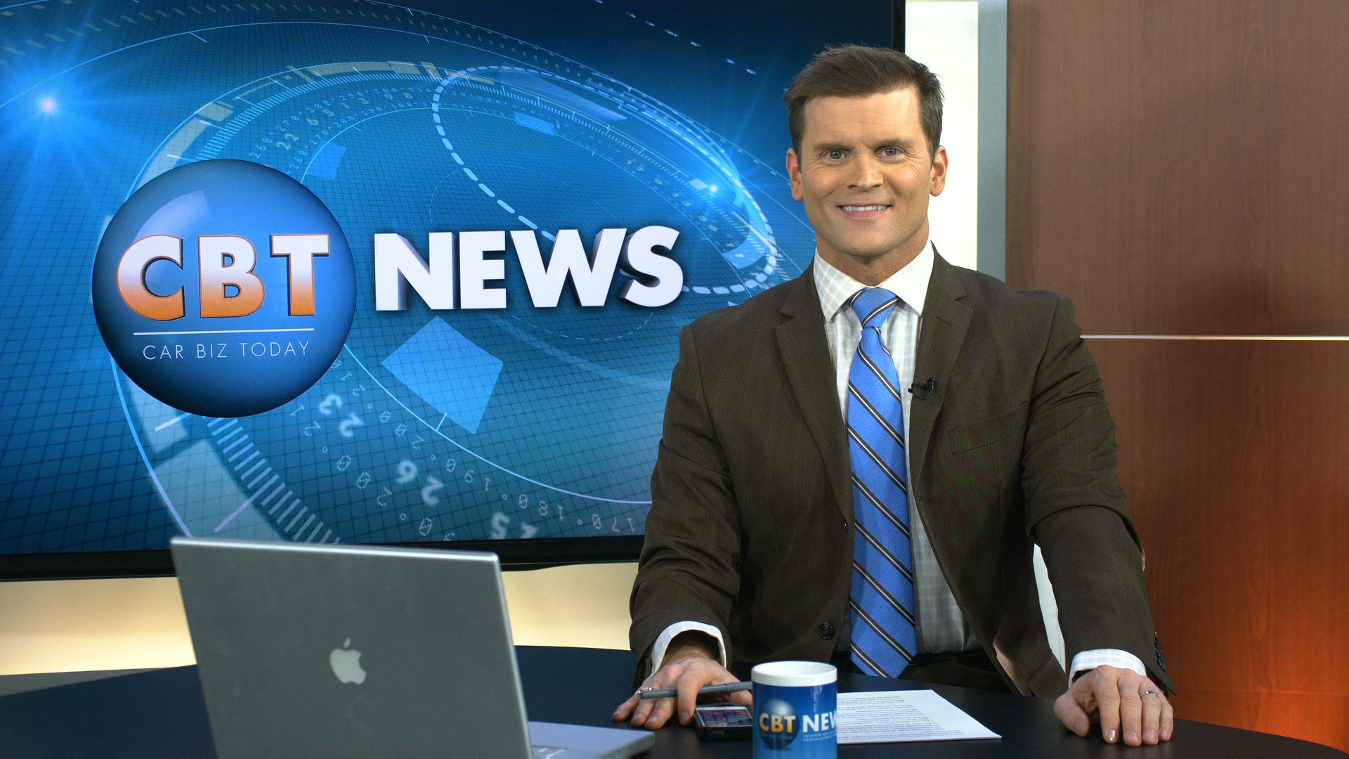 Daily Newscast: Buying or leasing new cars