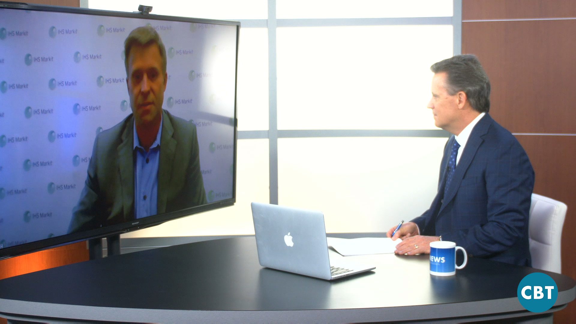 Are you winning the loyalty battle? | How Good Managers Give Bad Employees Feedback | Why Subprime Loans Are Dropping | Building an Online Community newscast