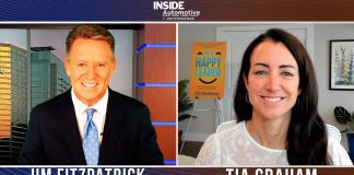 Are you a happy leader? Find out how happiness can drive business productivity and growth happy leader