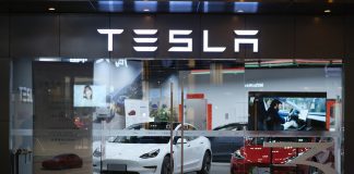 Tesla surpasses Q4 projections despite obstacles Tesla