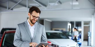 How (and why) car dealers should prioritize customer communication customer communication