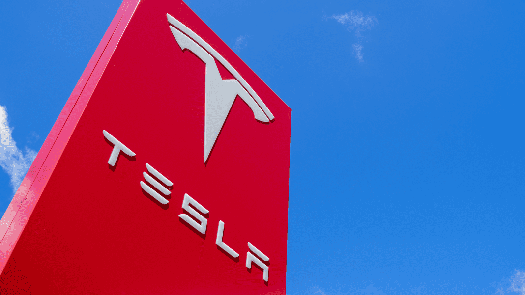 rare-tesla-discount-gets-boost-for-holidays-as-investors-worry-over-sales