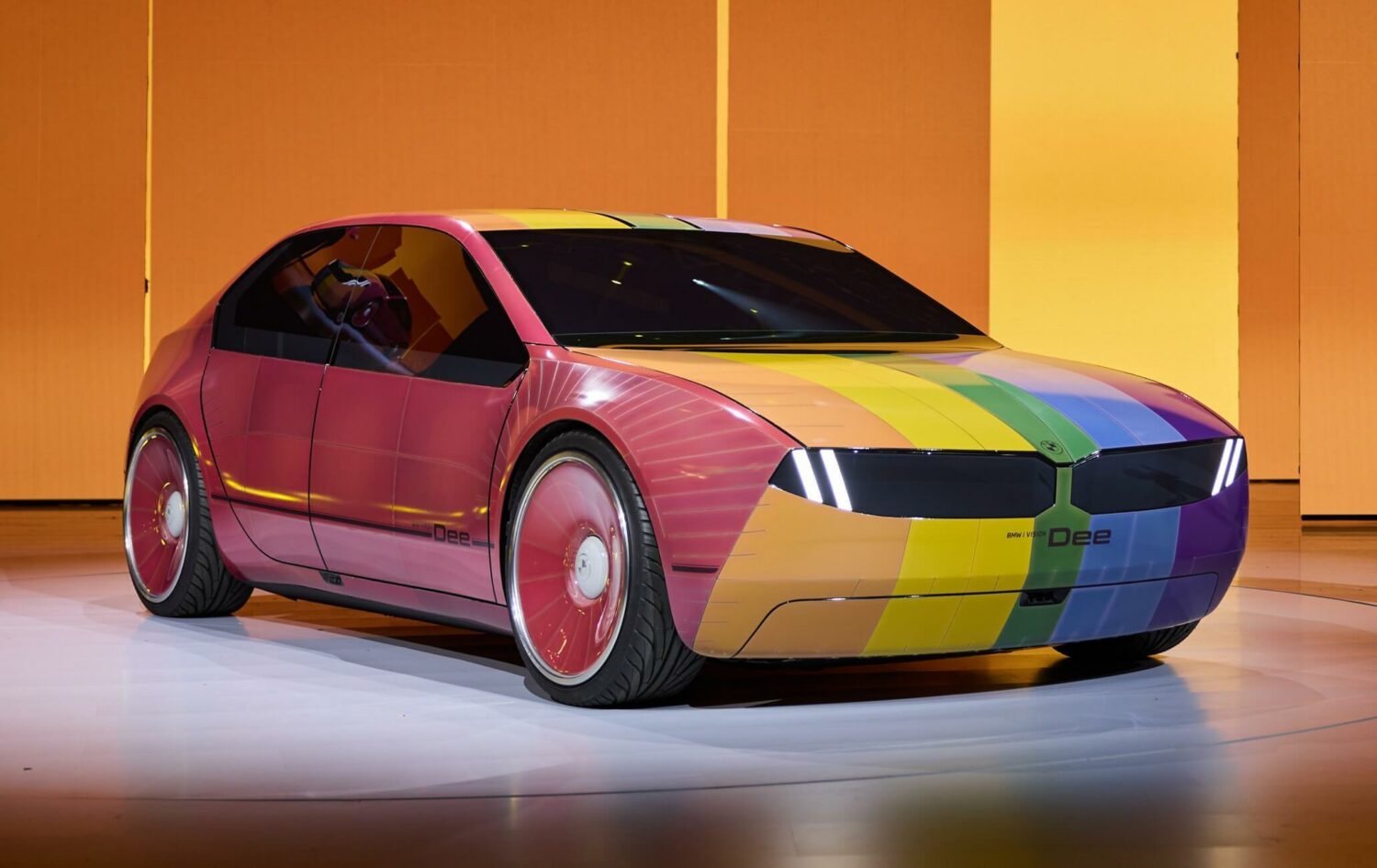 BMW's 'Dee' is the color-changing car of the future