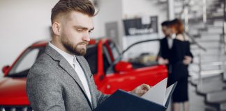 Outselling your competition: 4 tips for conducting a top notch competitor analysis