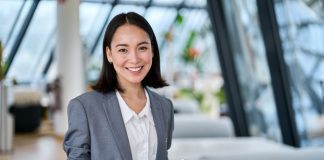 Decoding car buyer personas: Understanding emotional triggers and decision-making factors Let's delve into the fascinating interplay of psychology and decision-making as we dissect the car buyer's journey