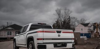 Lordstown Motors sues former partner Foxconn after filing for bankruptcy Electric vehicle brand Lordstown Motors is suing its former business partner Foxconn after filing for bankruptcy on June 27.