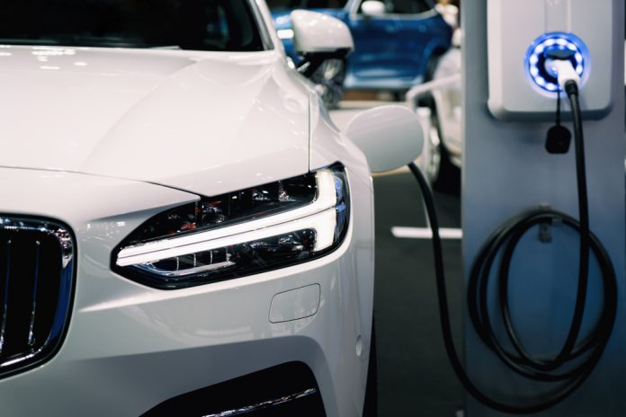 Electric vehicle discounts caused rising new car prices to stall in June, with transaction totals rising only 1.6% from the prior year.