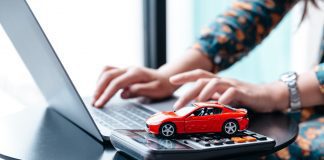 Creating a seamless online-to-offline EV buying experience By marrying online innovations with the hands-on experiences they excel at, dealerships can craft a future-ready, holistic EV buying journey.