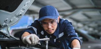Service department volume and revenue shrink in July Service department performance was mixed in July as both work volume and revenue declined from the previous month.