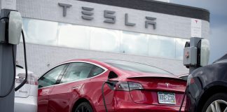 Tesla’s price cuts take the lead against average U.S. cars prices After the Austin-based EV maker's most recent price cuts, Tesla's best-selling EVs now directly compete with gasoline cars on price.