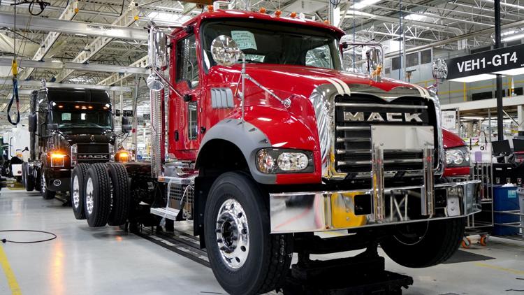 United Auto Workers members reached a tentative deal with Mack Trucks over the weekend, narrowly avoiding a new wave of strikes.