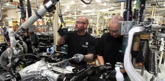 United Auto Workers members end strike at ZF plant United Auto Workers members at Alabama's ZF factory reached a deal with company executives on Wednesday, ending a 29-day strike.