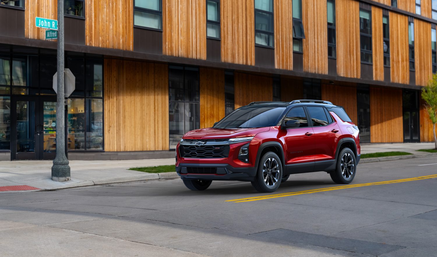 General Motors has revealed a modernized Chevrolet Equinox SUV with more external customization options and a re-vamped interior.
