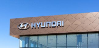 Massachusetts dealership to face Hyundai in court over new storefront Hyundai and a Massachusetts dealership are suing each other in federal court over the proximity of a planned storefront in Danvers.