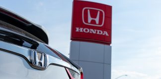 Honda recalls 750,000 vehicles over airbag risk Honda is recalling more than 750,000 vehicles in the U.S. over faulty weight sensors that can cause airbags to deploy at the wrong time.