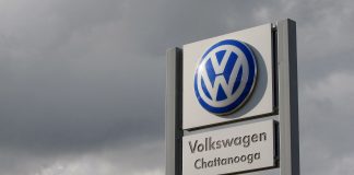 Volkswagen Tennessee plant workers push unionization efforts forward Workers at Volkswagen Tennessee facility have submitted a petition to the National Labor Relations Board on March 18, asking to join the UAW