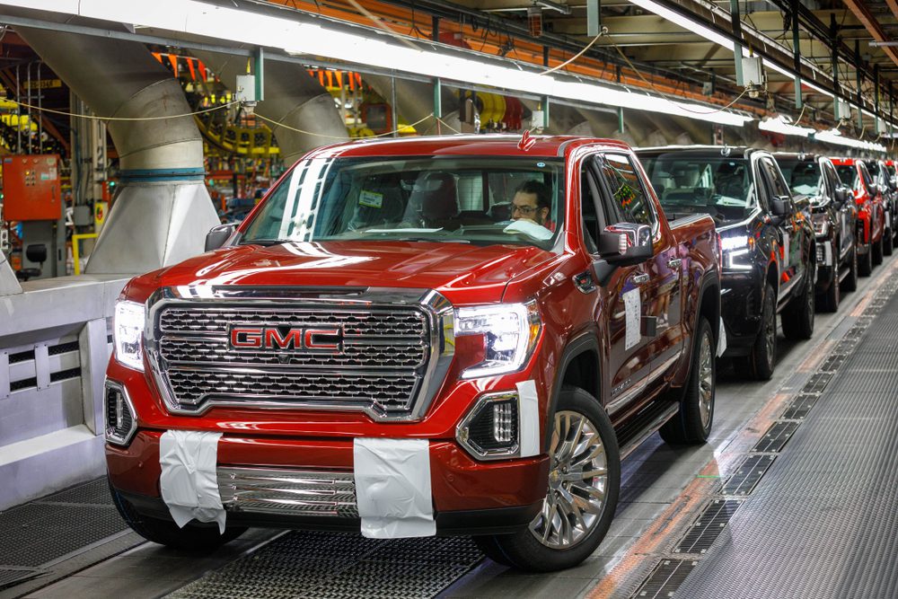 General Motors saw a slight sales decline during the most recent quarter, even as retail and truck sales grew from last year.