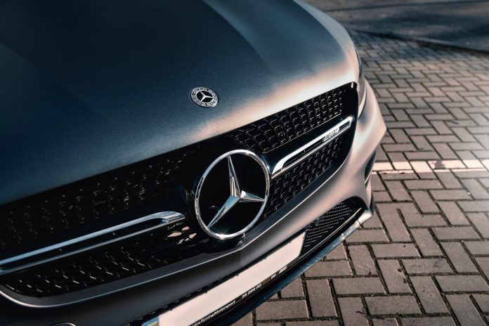 Mercedes-Benz and Starbucks have announced a collaboration to install fast electric vehicle chargers at 100 Starbucks locations.