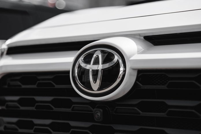 Global production at Toyota decreased in June, marking the fifth consecutive monthly decline. This is due to a scandal and price wars.