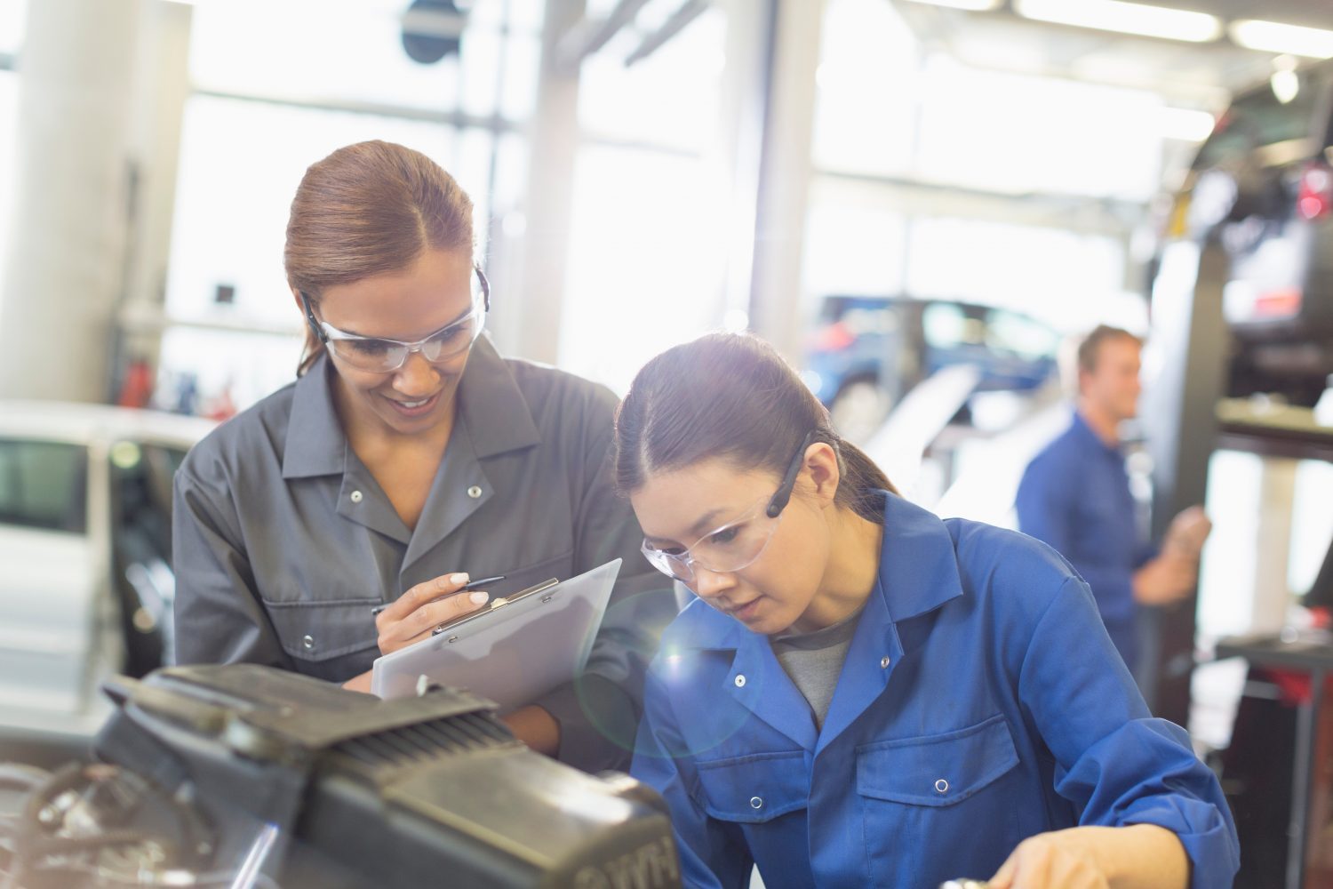 As new car dealerships face a growing demand for skilled technicians, developing effective recruitment strategies is increasingly essential.