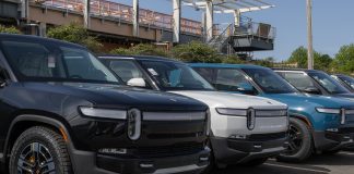 Electric pickup trucks reshape U.S. auto industry with luxury and performance Tesla, GM, Rivian, and Ford have forged a new niche in the U.S. auto industry by introducing powerful, high-priced electric pickup trucks.