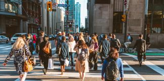 IIHS calls for lower speed limits in pedestrian heavy areas pedestrian safety