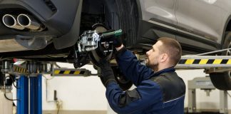 How dealers can capitalize on service and parts revenue service