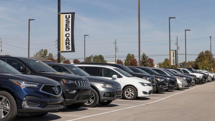 According to the latest Cox Automotive MUVVI, wholesale used vehicle prices declined in February compared to January.