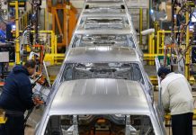Stellantis pauses Detroit production to transition to 2026 Jeep Grand Cherokee amid sales decline Stellantis pauses Detroit SUV production amid weak sales, model transitions, and fallout from Trump’s 25% auto tariffs.