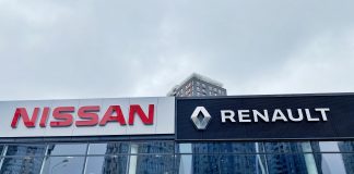 Nissan plans to cut Renault stake to fund vehicle development Nissan Motor plans to reduce its stake in French automaker Renault from 15% to 10%, according to CEO Ivan Espinosa.