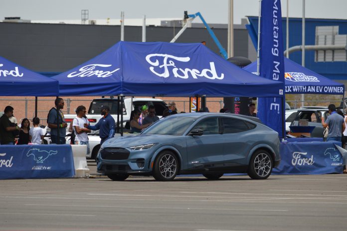 Ford has introduced BlueCruise 1.5, the newest version of its hands-free driving software, with fully automatic lane changes.