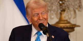 Trump to praise Detroit automakers for boosting U.S. jobs and production During a White House Cabinet meeting, President Trump credited his economic policies for a resurgence in U.S. auto production.