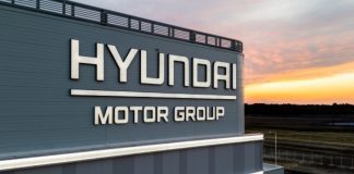 ICE raids Hyundai EV site in Georgia, 450 workers detained ICE raids Hyundai’s Georgia EV site, halting battery plant construction and detaining 450 workers; EV production continues.